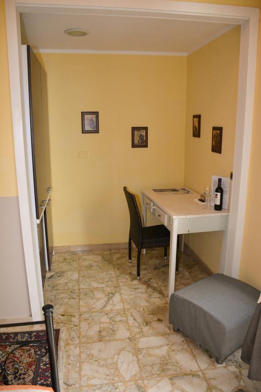 B&B Le Colonne Brindisi Exterior foto