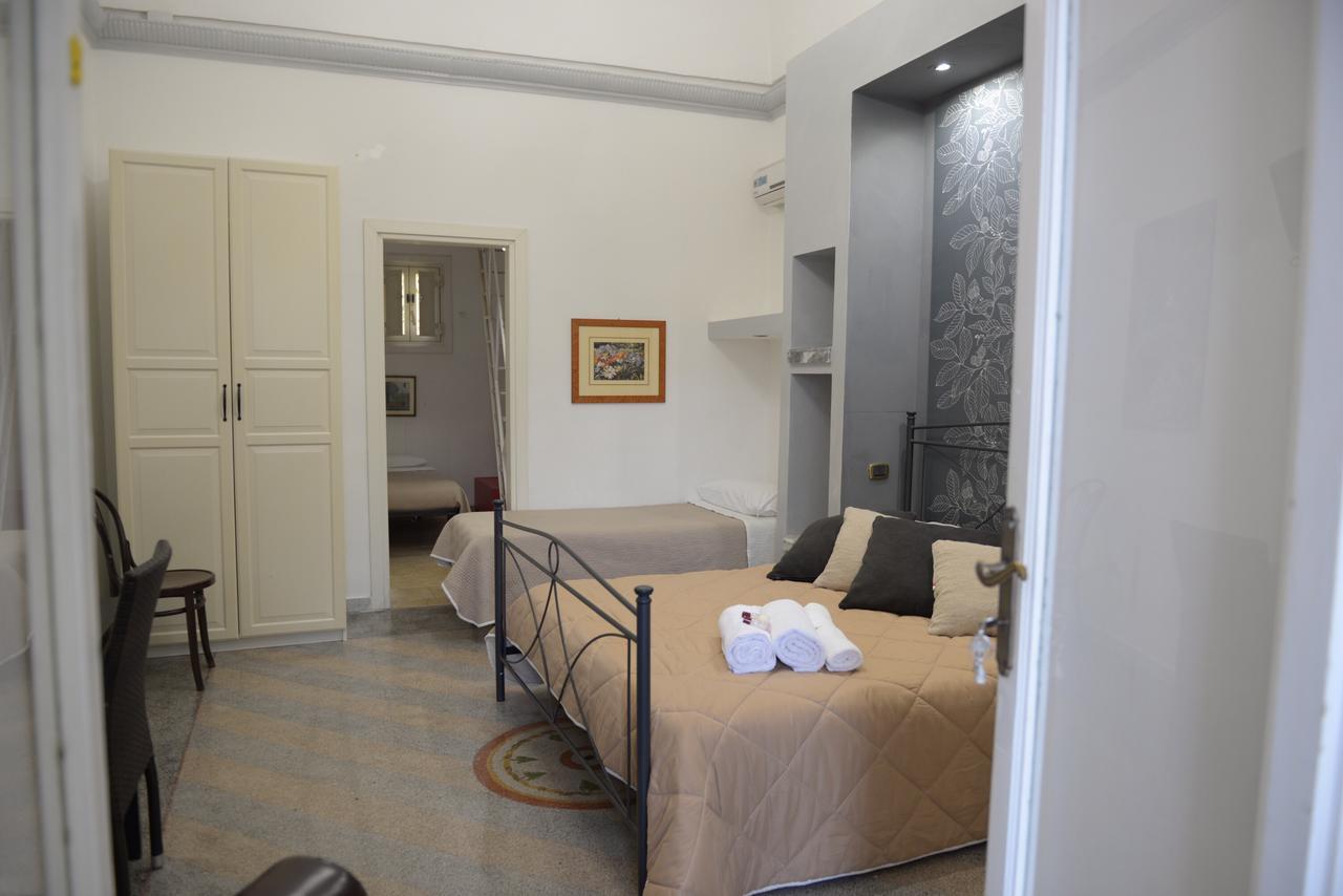 B&B Le Colonne Brindisi Exterior foto