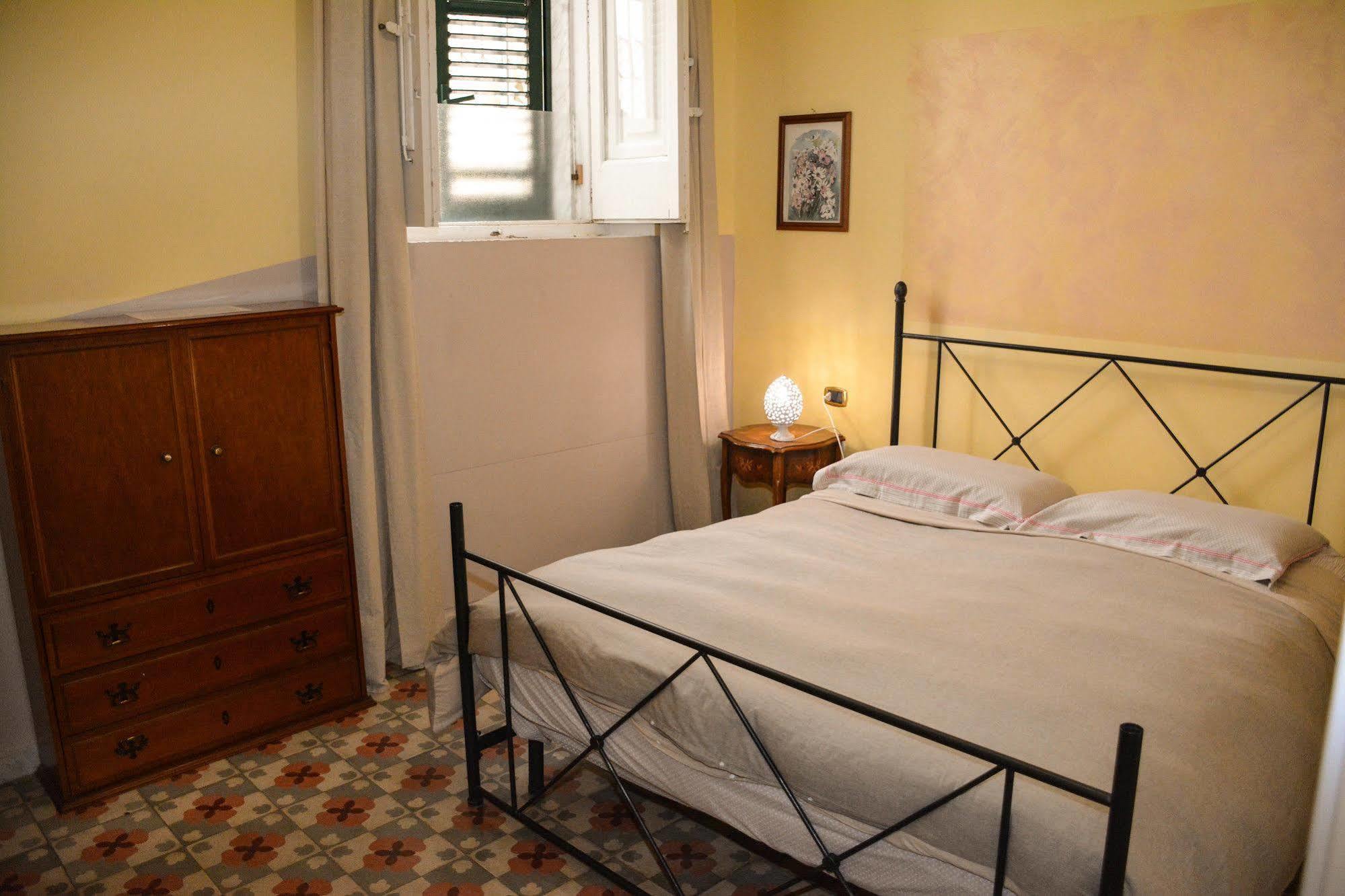 B&B Le Colonne Brindisi Exterior foto